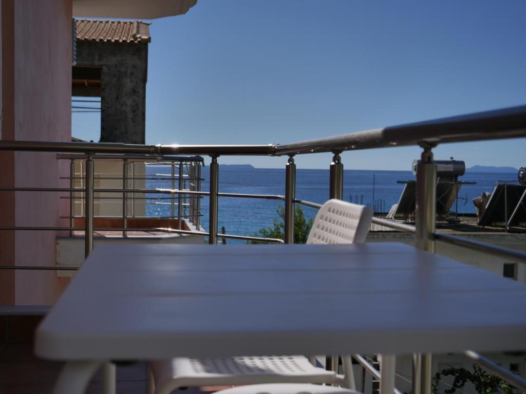 Himara Royal Hotel Dış mekan fotoğraf